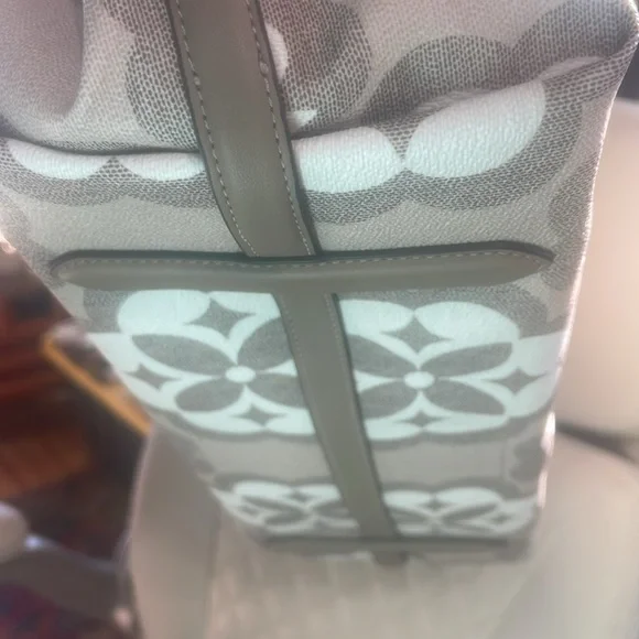 NWT Kate Spade ♠️ Flower monogram coated canvas tote natural multi w/pouch